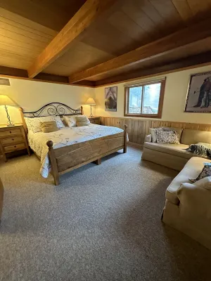 Ponderosa Cabin is just Minutes from Rocky Mountain National Park and Wild Basin