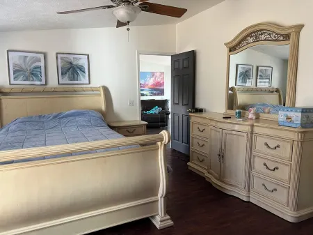 Cozy Chippewa Lake Ranch just steps from the lake! Kayaks and SUPs Private beach