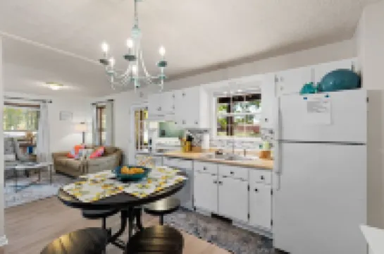 Cozy Cabin 3.5 min from Sportman's!