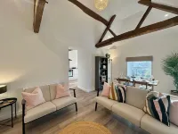 Elegant Apartment in Prime Central Location