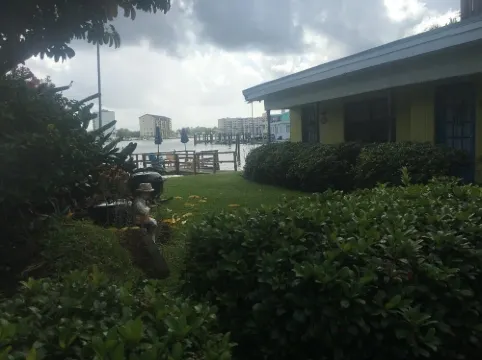 Spacious 1 bedroom with a fantastic view!Apt7