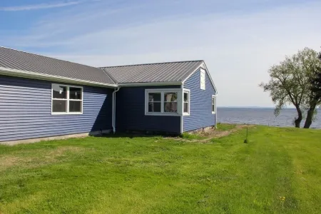 Oneida Lake DIRECT LAKEFRONT RANCH Camp "Whataview"