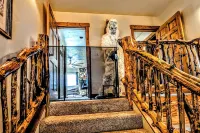 Spacious 3B/3B Condo. Luxury Amenities. ShuffleBoard. HotTubs. 1st FLR. Location