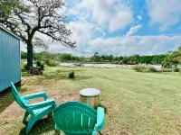 Coastal Cottage on the Water with Dock Hotels in Stump Sound