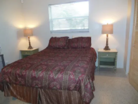 Island Living, Within Walking Distance To Beach Restaraunts Shops Parks Marina