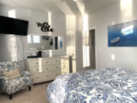 As seen on HGTV's HOUSE HUNTERS in 2023!!  Stunning Views - Steps to the Beach