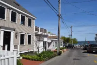 Gorgeous Luxury 2bd/2ba/2pkg Townhome with Spectacular Deck and View!!!