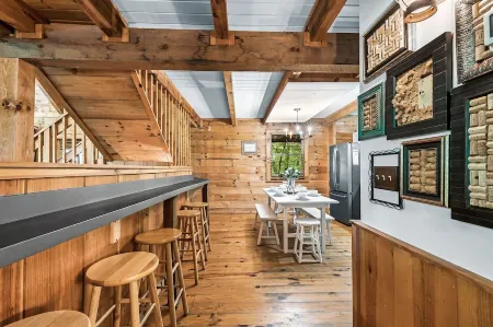 🍁 BTS special!  🌲 hot tub 🍁 game room, 3 lvls ⭐️