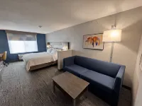 Holiday Inn Express & Suites Dewitt (Syracuse) Hotels in Manlius