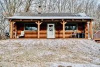 Westby Hideaway: Charming & Cozy 2-Bedroom Cabin on a Peaceful Dead-End Road.