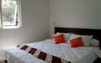 Yustin Family Homestay Syariah Malang Hotel dekat De'forest Rest Area
