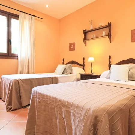 Finca Marti Ferrer: Private Swimming Pool, Garden, Barbecue, WiFi, Air Conditioning.