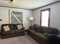 Rosko Ridge Cottage located minutes from GOTL and wineries