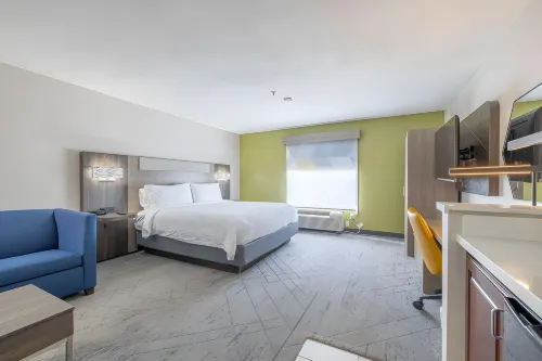 Holiday Inn Express & Suites College Station