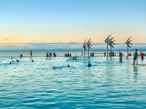 Aspect Central Отели рядом с достопримечательностью «Cairns Esplanade Beach Volleyball Court»