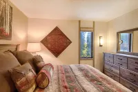 Gorgeously Remodeled Condo with Great Location! Hotels in Peak 8