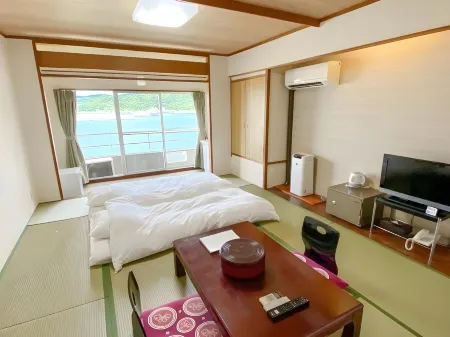 Hotel Sunset Susami Отели рядом со станцией JR Mirozu station