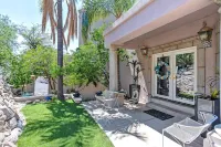 Tucson Hilltop Estate: Sleeps 9, Heated Pool  & Spa, Game Room, Cantina, Gas BBQ
