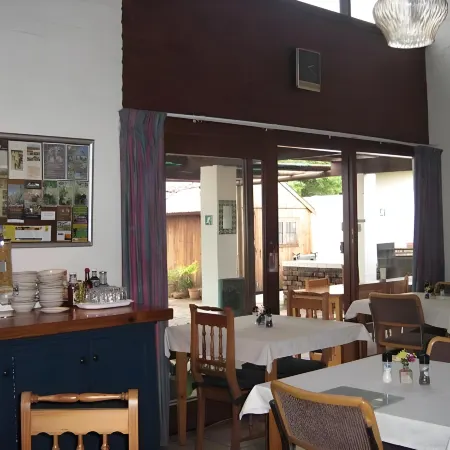 Aqua Marine Guest House Отели рядом с достопримечательностью «Форт Фредерик»