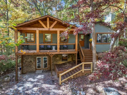 Resort Retreat: Sauna, Hot Tub, Pool table + more!