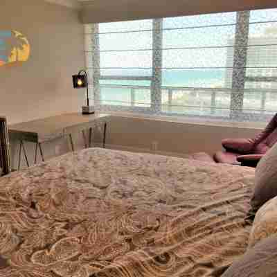 Royal Penthouse Panoramic Views of Beach-Pools - 1701 Rooms