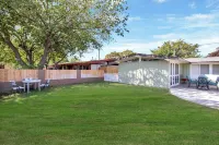 Closest Disneyland Cheerful 4 bedroom home
