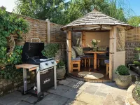 Quaint 18th Century Fishermans Cottage in Lymington