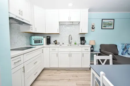 Charming Mermaid Condo  228 in Peaceful Cedar Key