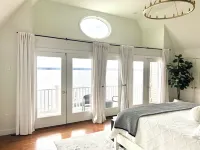 Your dream vacation on gorgeous Seneca Lake!! Luxury lakeside living!