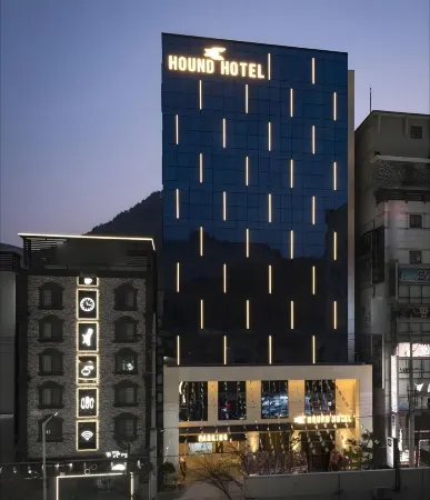 Hound Hotel Yongwon Отели рядом с достопримечательностью «Чинхэгу»