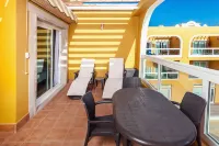 BLUE COYLE.  New apartment a few meters from the beach and overlooking the m