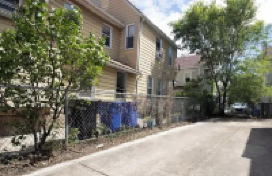 Walkable to Everywhere in Little Italy- Near CWRU, Cleveland Clinic Main Campus