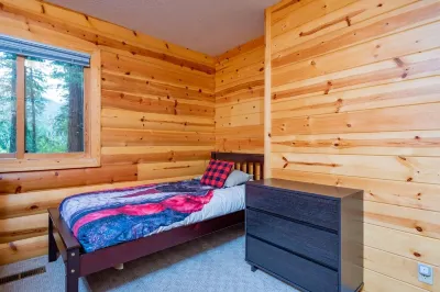 Majestic Mountain Home On 10 Acres with Hot Tub Hotels near Mount Hood National Forest