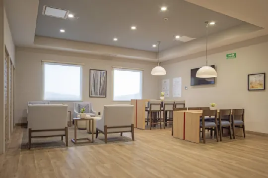 Candlewood Suites GUADALAJARA GALERIAS by IHG