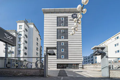 Gangneung with Hotel - Мотели