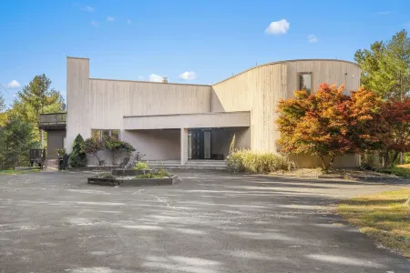 Lakefront Paradise: Views, Heated Pool, Games! Summer & Winter Fun For Everyone!