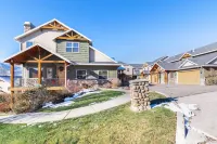 Family-size 5-bedroom condo in Eden, Utah minutes from 2 world-class ski resorts