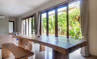 Villa Tepi Sungai