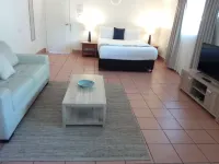 Lake Central Cairns - شرفة