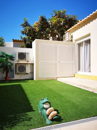 Sensations Guesthouse Отели рядом с достопримечательностью «Ponta da Piedade Lighthouse»