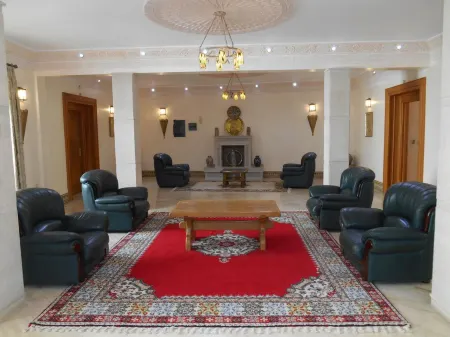 Dar Nador Отели рядом с достопримечательностью «Atalayoun Golf Resort»