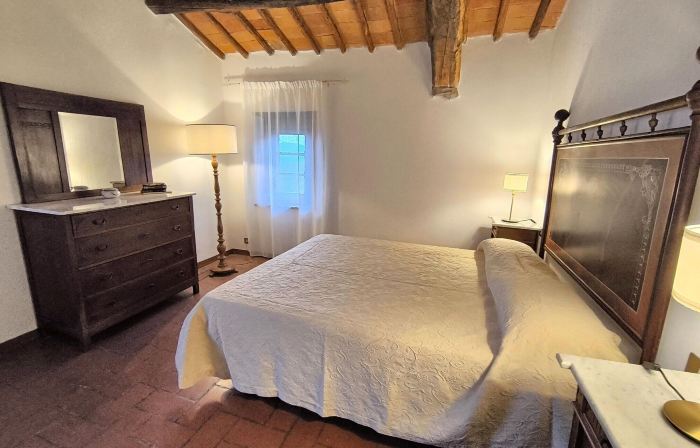 Farmhouse in Tuscany with Olive Grove Views