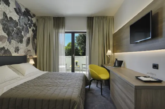 레지던스 로비니&