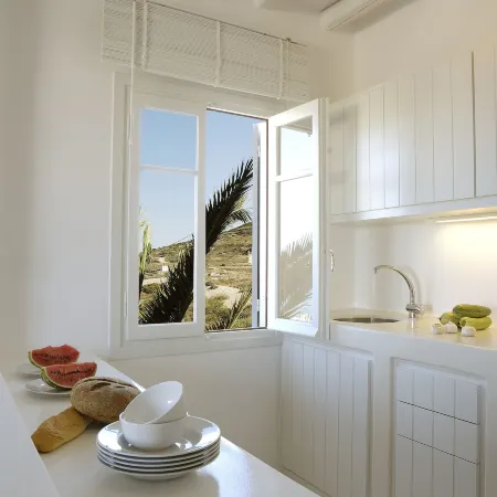 Kapetan Tasos Suites