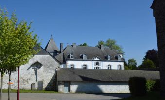 Peaceful Retreat in Roumont