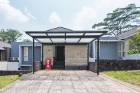 OYO 2001 Taman Dayu Villa Golf View Hotels in Pandaan