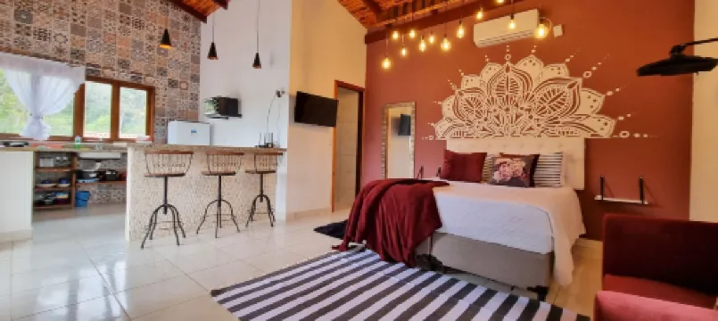 샬레스 푸라 비다