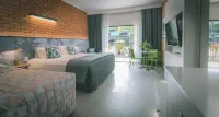 Litchfield Outback Resort Hotels in Batchelor