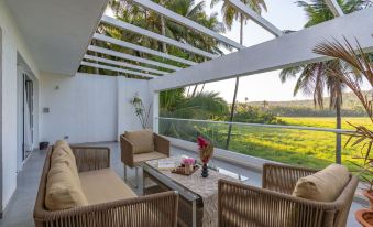 Legacy by Hireavilla- Full Field View Villa w Pool
