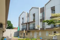 Mono Coliving Hotels near Universitas Prasetiya Mulya - BSD Campus